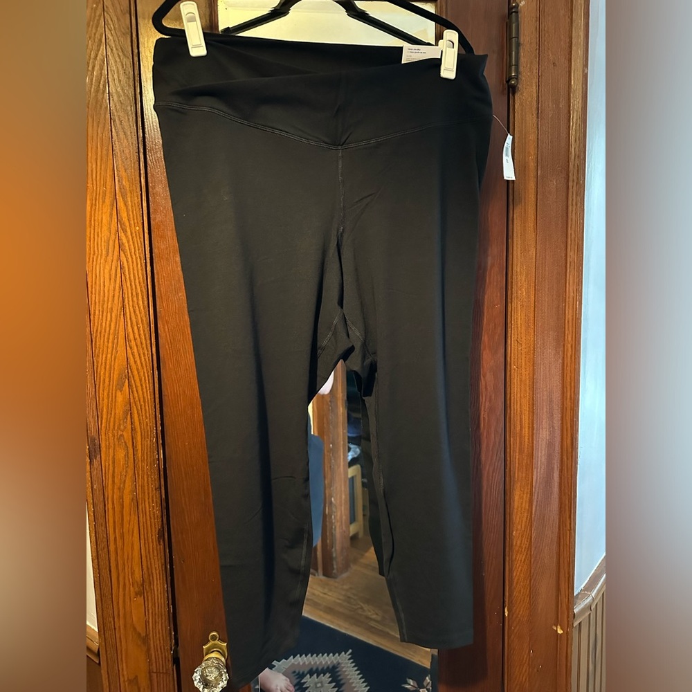 Old Navy Extra High Rise 7/8 Leggings with Crossover Waist